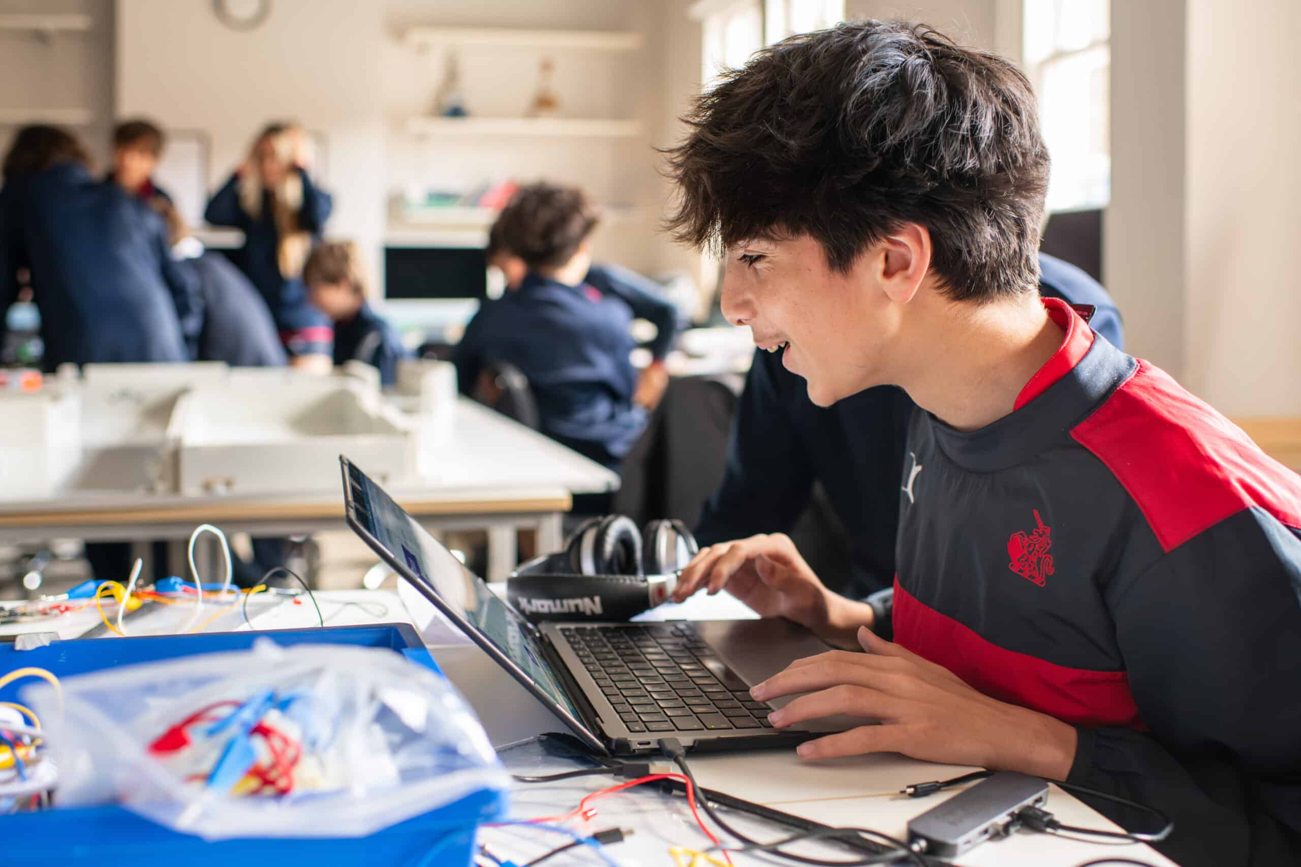 Digital Skills, Analogue Childhood